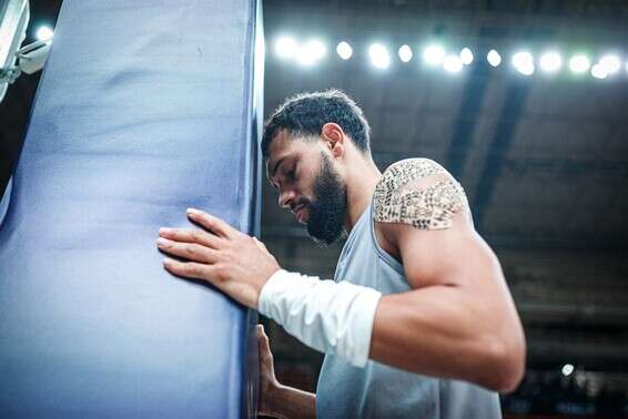 אניס בהפסד לדיז'ון, אתמול // צילום: ליגת האלופות - האתר הרשמי